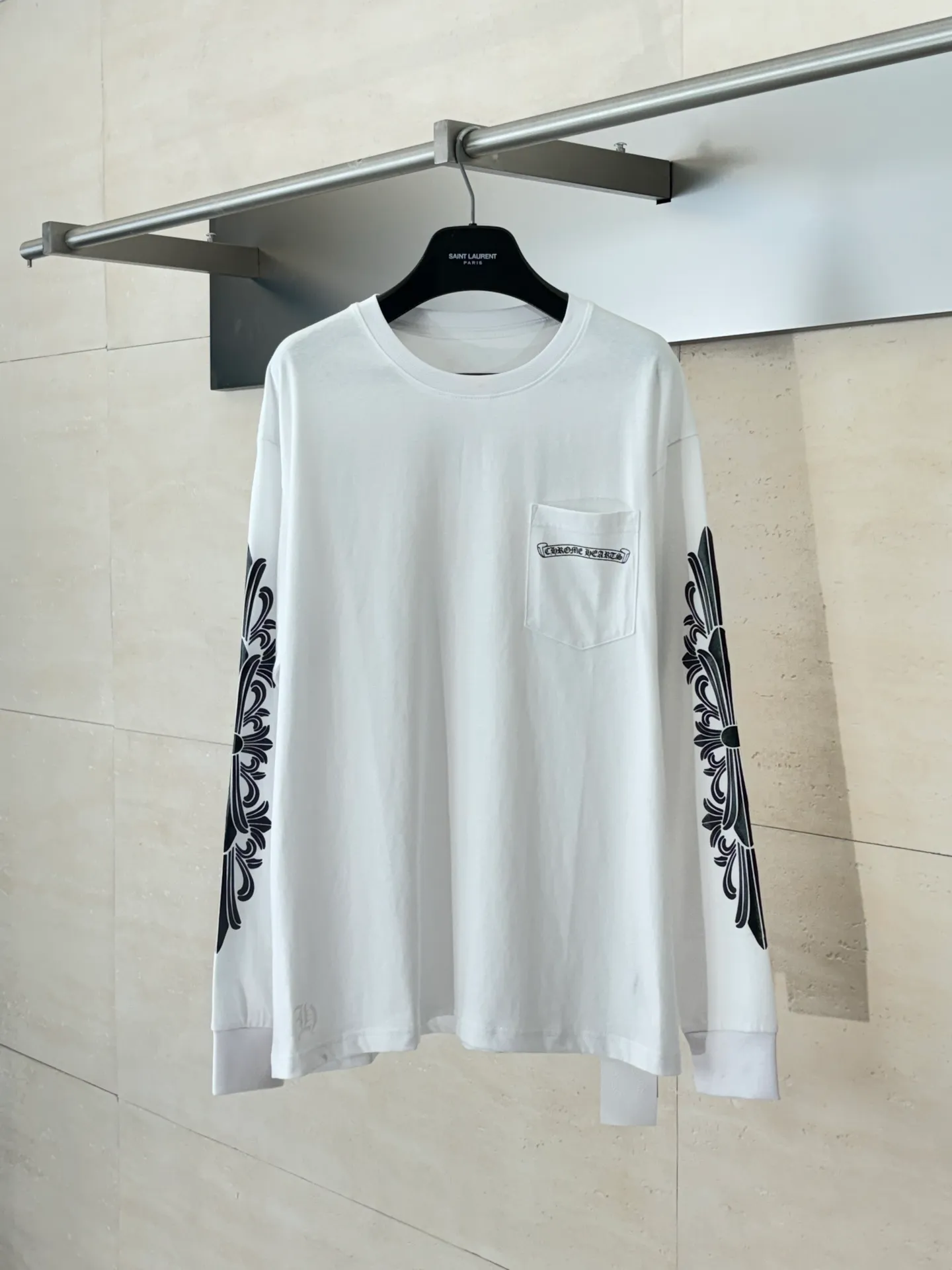 P310 Chrome Heart*/Chrome Heart CH/Aspen Graffiti limited long sleeves. The fabric is made of 26-woven 220g cotton. The printing is ink printing. Customized accessories Size: S/M/L